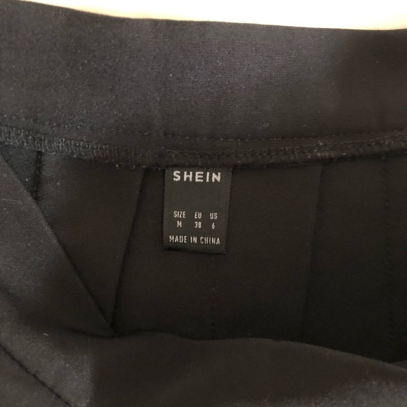 SHEIN black mini tennis skirt - Picture 3 of 3